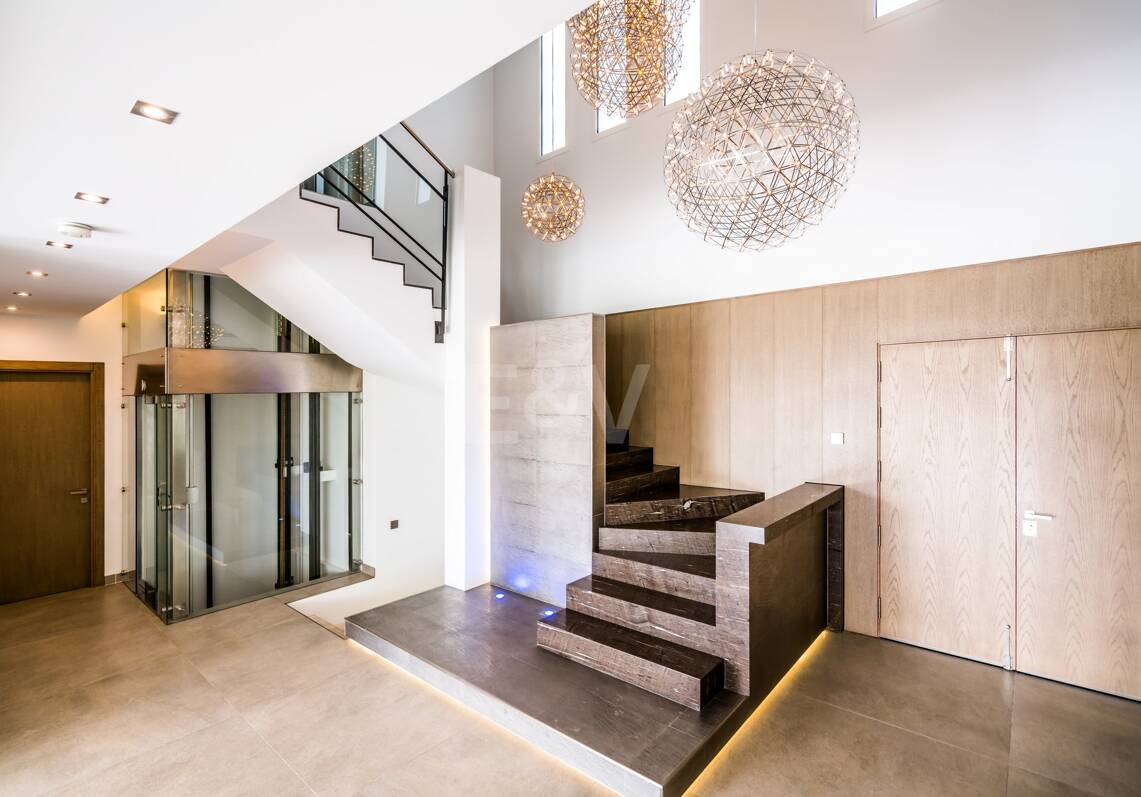 Prächtige Luxusvilla in Puerto Banús mit hochmodernem Design