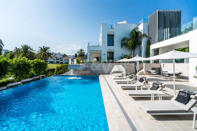 Magnifique Villa de luxe à Puerto Banús avec design d'état de l'art