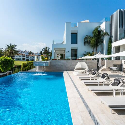 Prächtige Luxusvilla in Puerto Banús mit hochmodernem Design