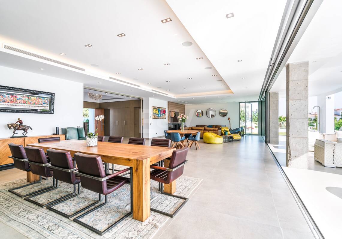 Prächtige Luxusvilla in Puerto Banús mit hochmodernem Design