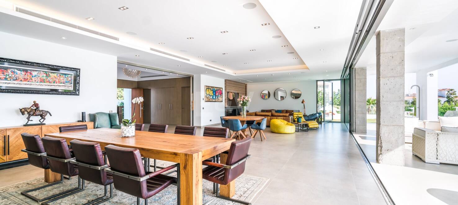 Prächtige Luxusvilla in Puerto Banús mit hochmodernem Design