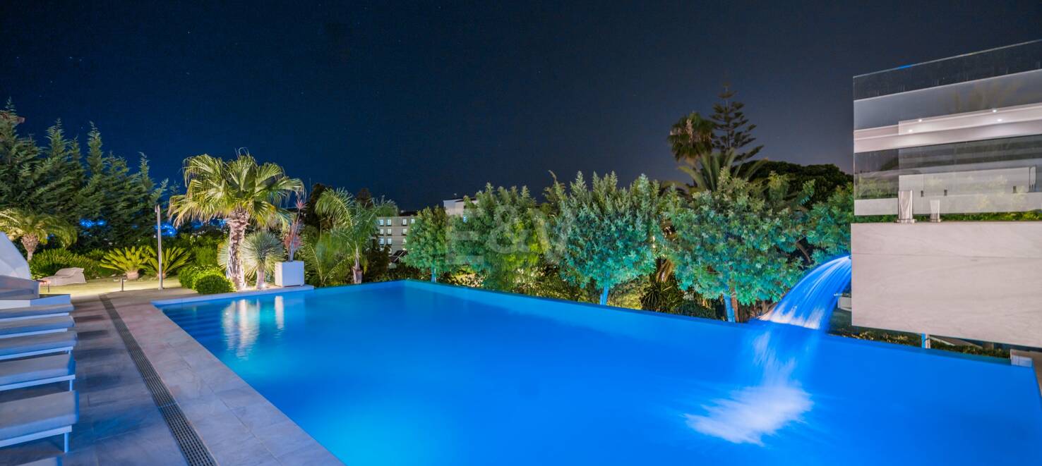 Prächtige Luxusvilla in Puerto Banús mit hochmodernem Design
