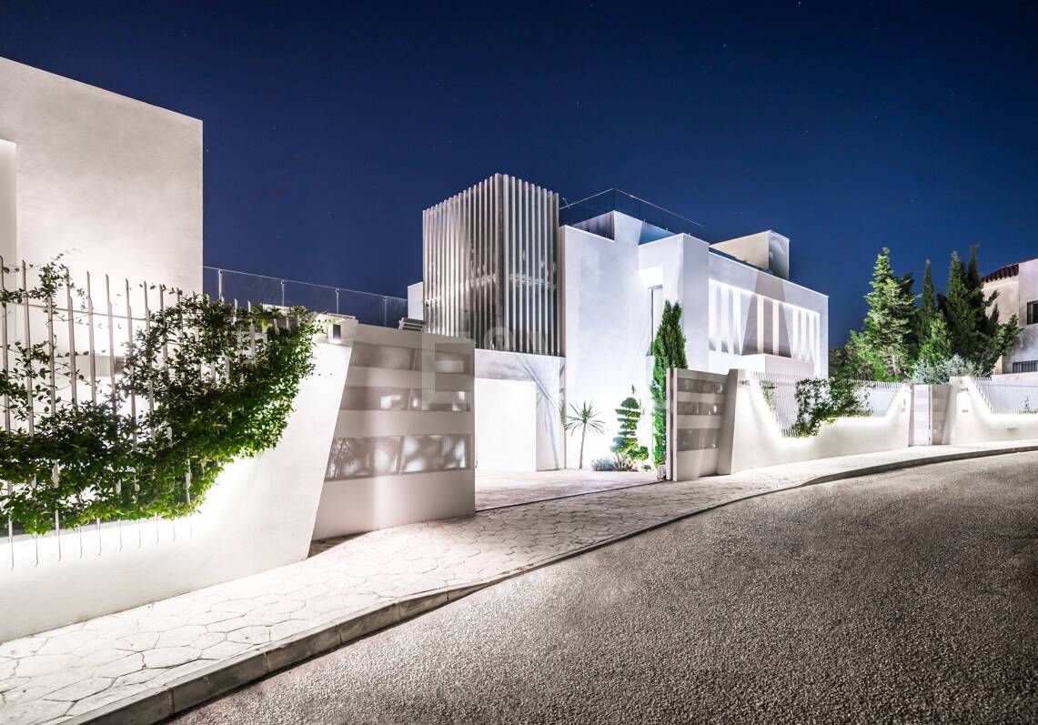 Prächtige Luxusvilla in Puerto Banús mit hochmodernem Design