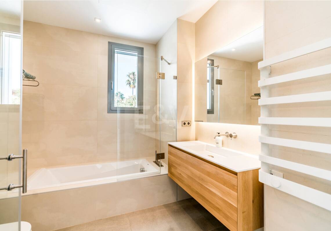 Prächtige Luxusvilla in Puerto Banús mit hochmodernem Design