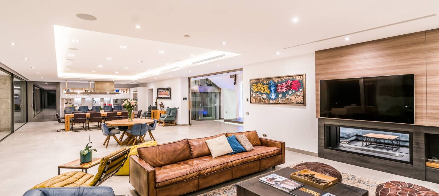 Prächtige Luxusvilla in Puerto Banús mit hochmodernem Design