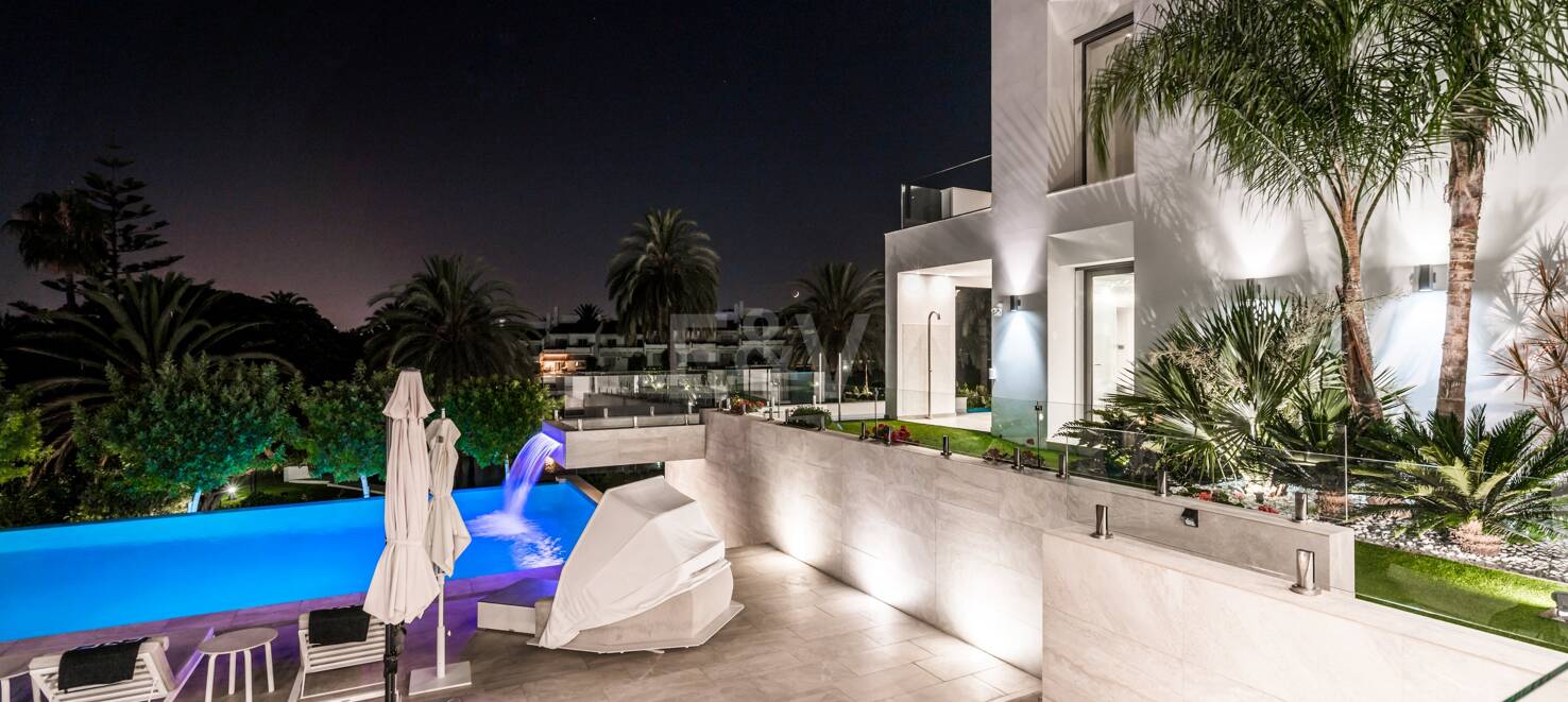Prächtige Luxusvilla in Puerto Banús mit hochmodernem Design