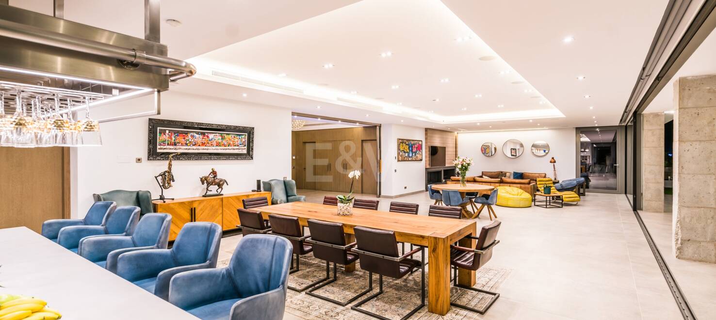 Prächtige Luxusvilla in Puerto Banús mit hochmodernem Design