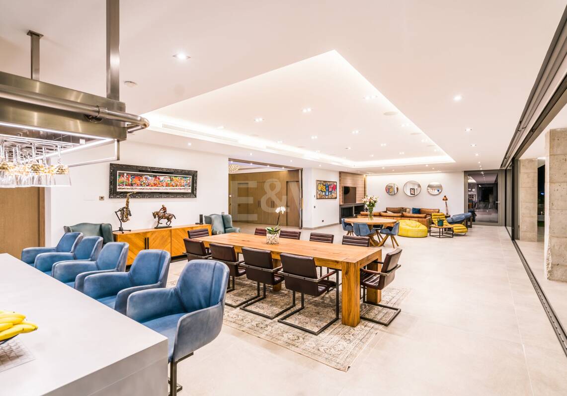 Prächtige Luxusvilla in Puerto Banús mit hochmodernem Design