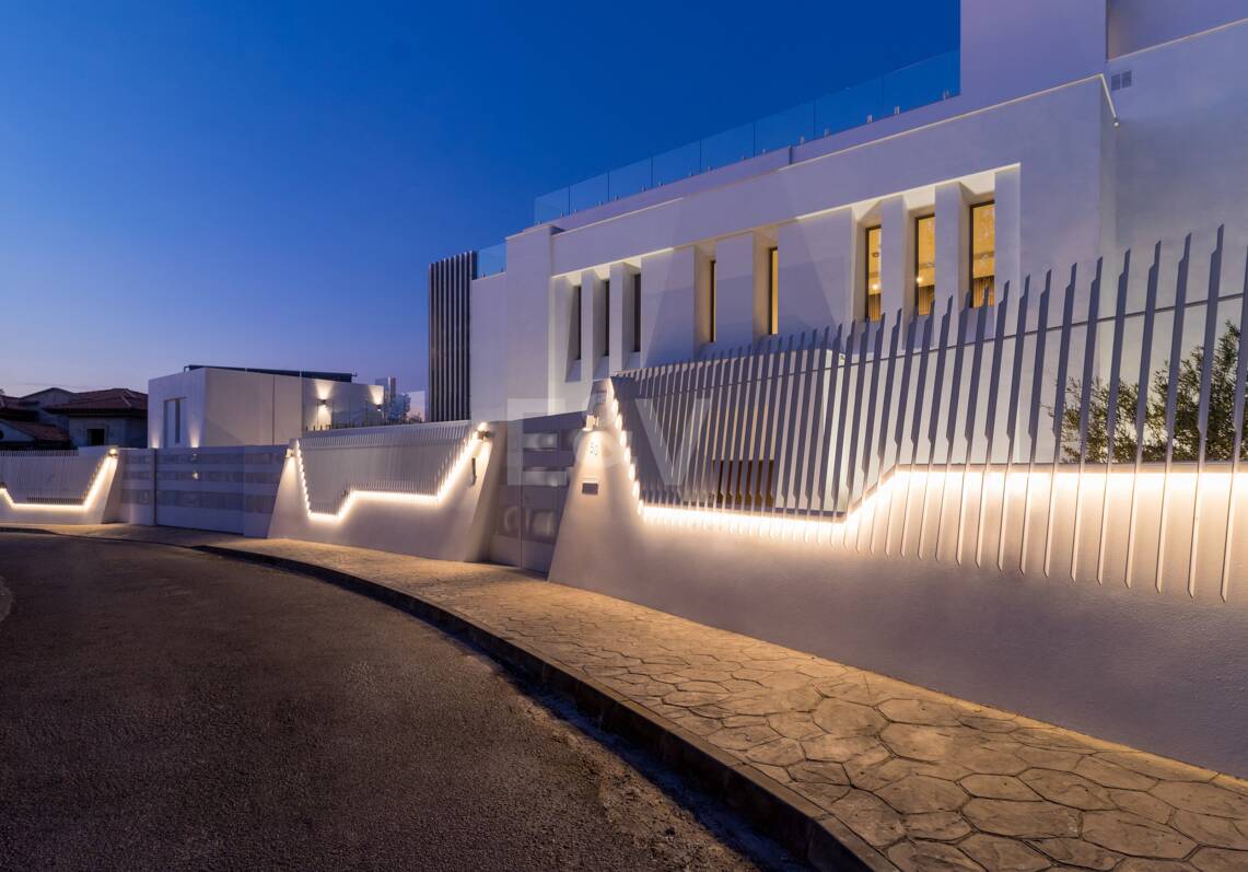 Prächtige Luxusvilla in Puerto Banús mit hochmodernem Design