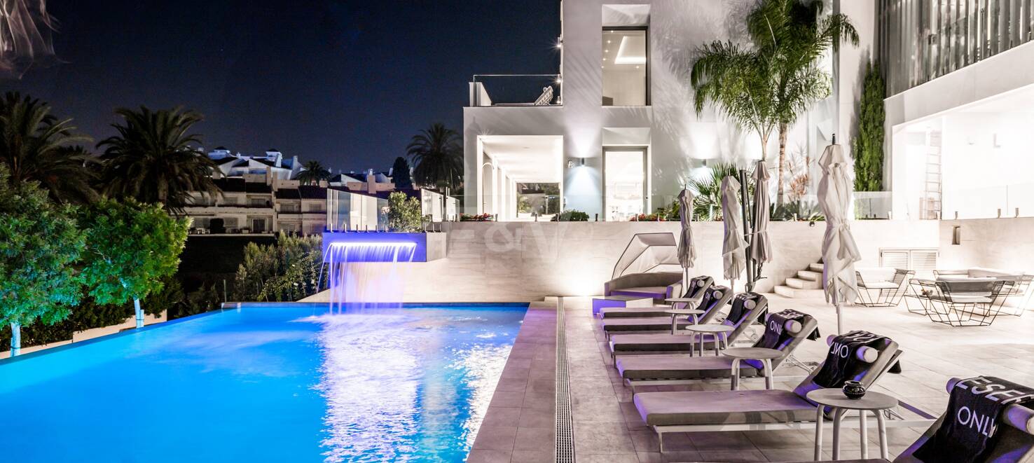 Prächtige Luxusvilla in Puerto Banús mit hochmodernem Design