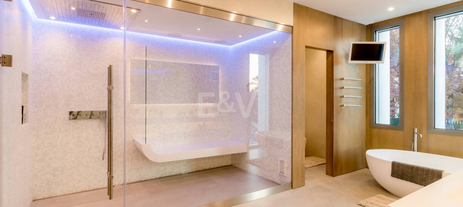 Prächtige Luxusvilla in Puerto Banús mit hochmodernem Design