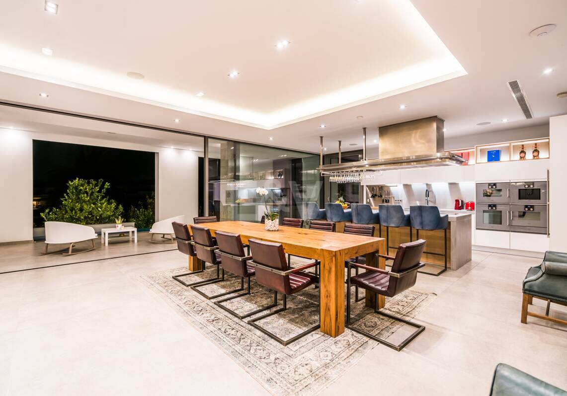 Prächtige Luxusvilla in Puerto Banús mit hochmodernem Design
