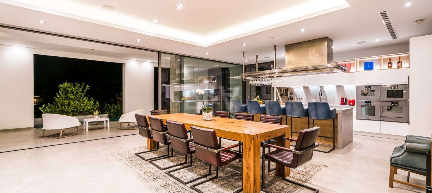 Prächtige Luxusvilla in Puerto Banús mit hochmodernem Design