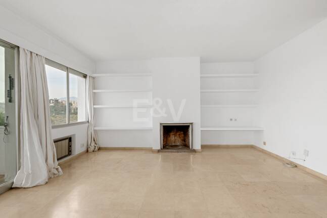 Expansiv Guadalmina Lägenhet i Frontline Golf Community