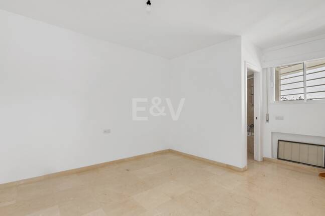 Expansiv Guadalmina Lägenhet i Frontline Golf Community