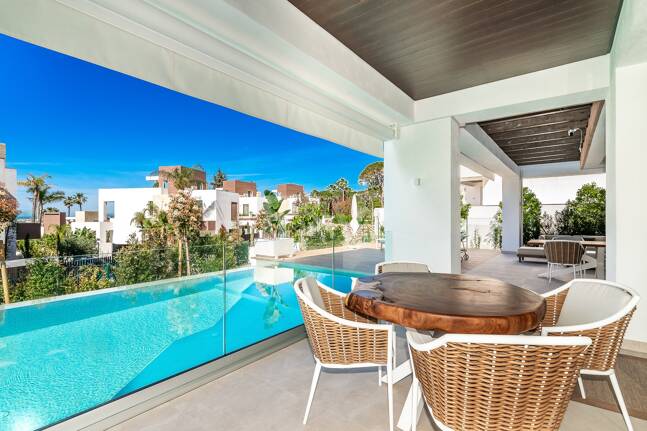 Stylish Modern Villa in La Fuente, Walking Distance to the Beach