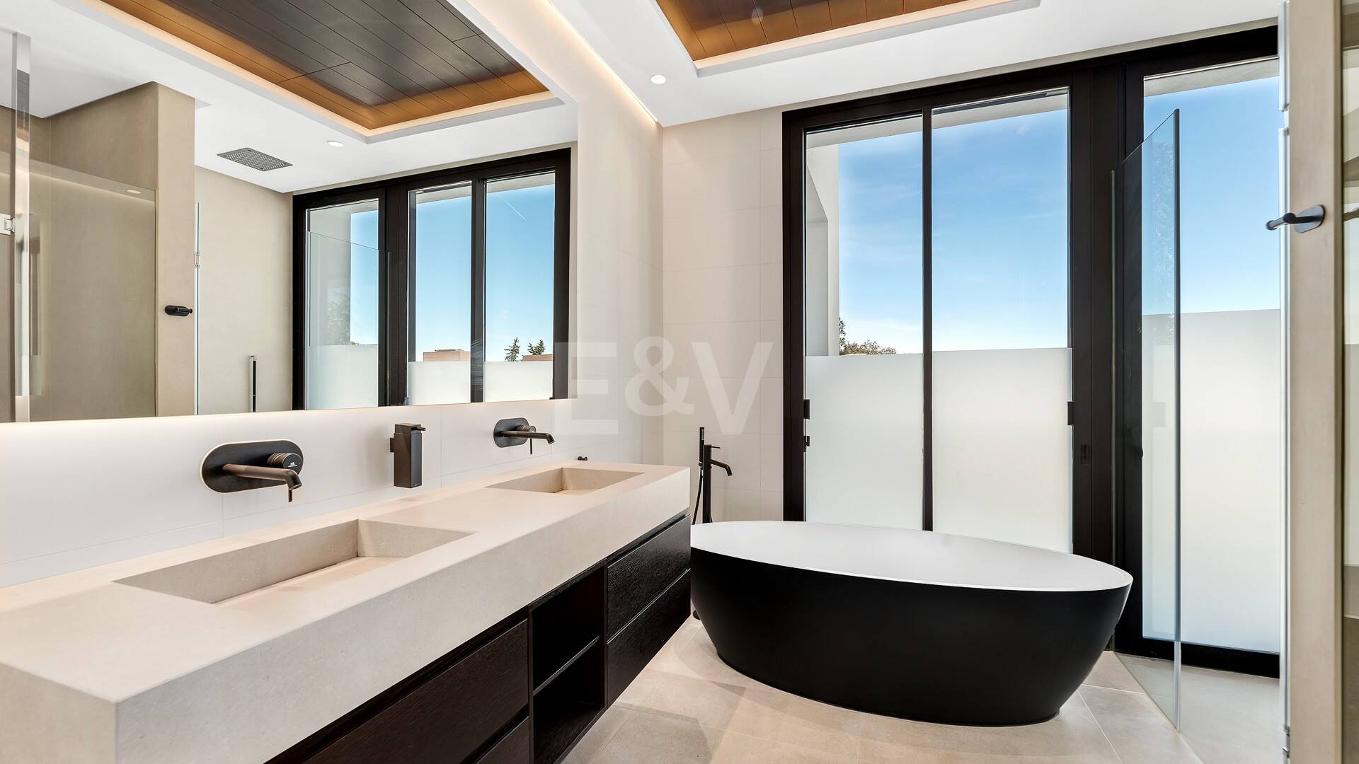 Stylish Modern Villa in La Fuente, Walking Distance to the Beach