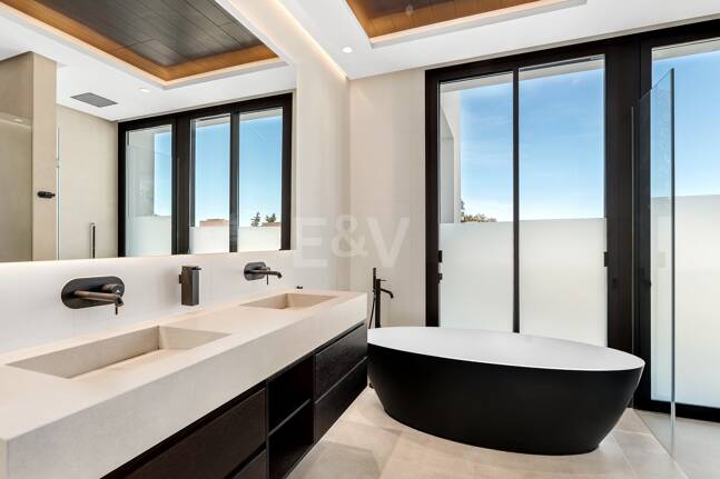 Stylish Modern Villa in La Fuente, Walking Distance to the Beach