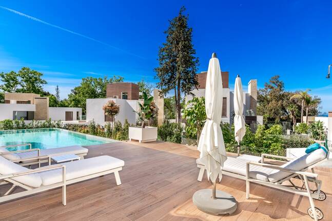 Stylish Modern Villa in La Fuente, Walking Distance to the Beach