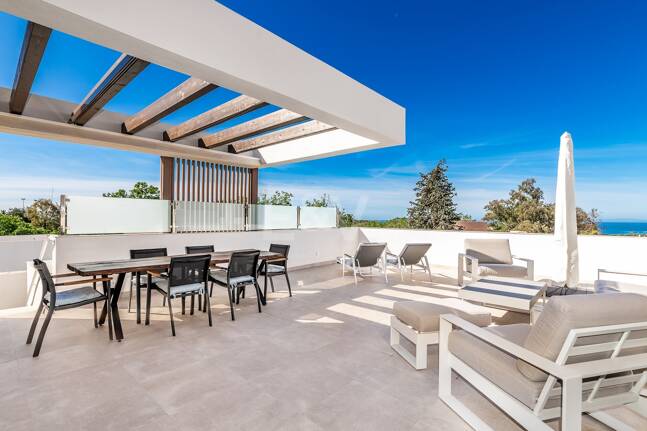 Stylish Modern Villa in La Fuente, Walking Distance to the Beach