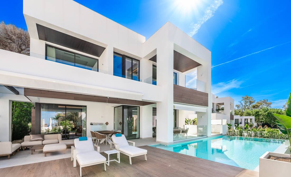 Stylish Modern Villa in La Fuente, Walking Distance to the Beach