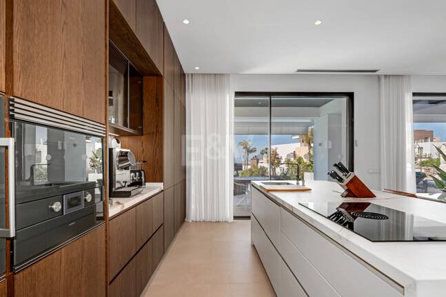 Stylish Modern Villa in La Fuente, Walking Distance to the Beach