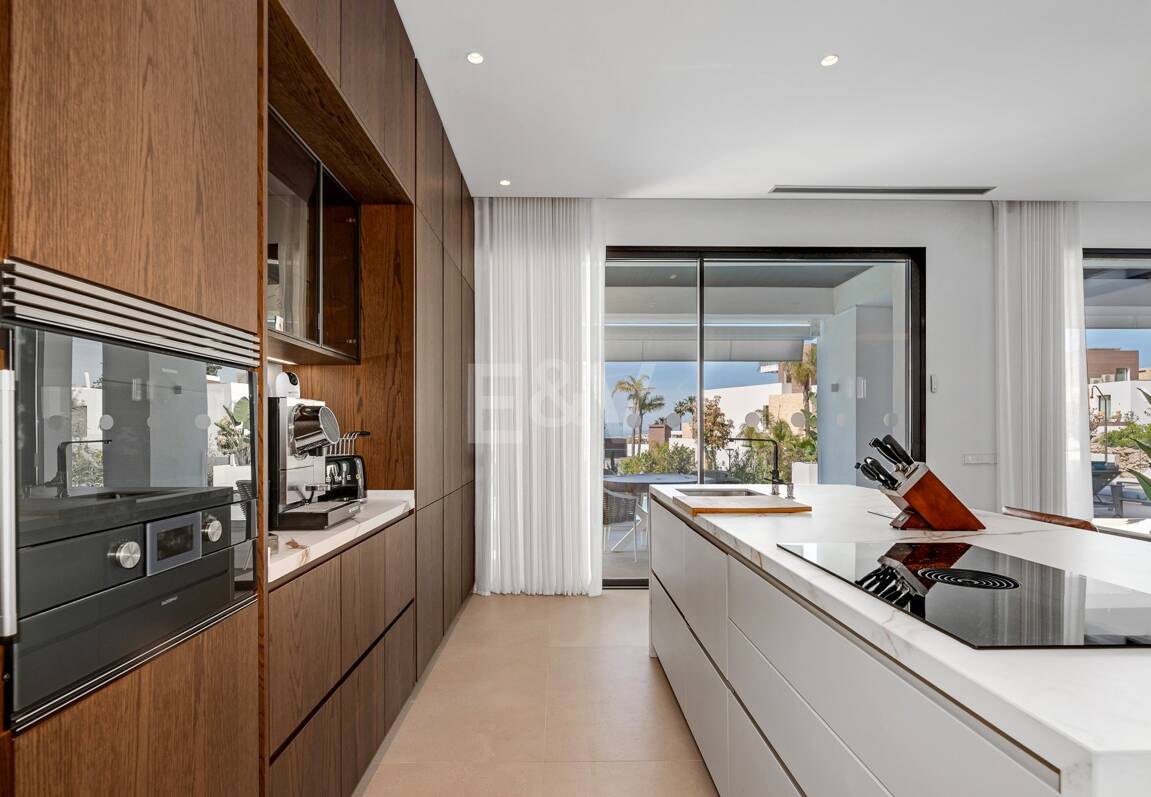 Stylish Modern Villa in La Fuente, Walking Distance to the Beach