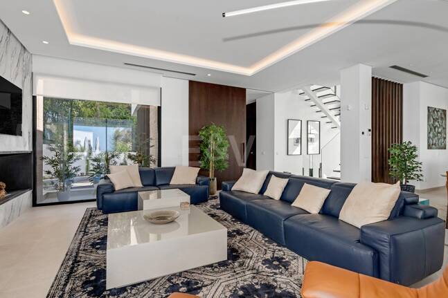 Stylish Modern Villa in La Fuente, Walking Distance to the Beach