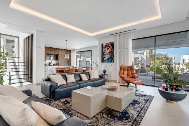 Stylish Modern Villa in La Fuente, Walking Distance to the Beach