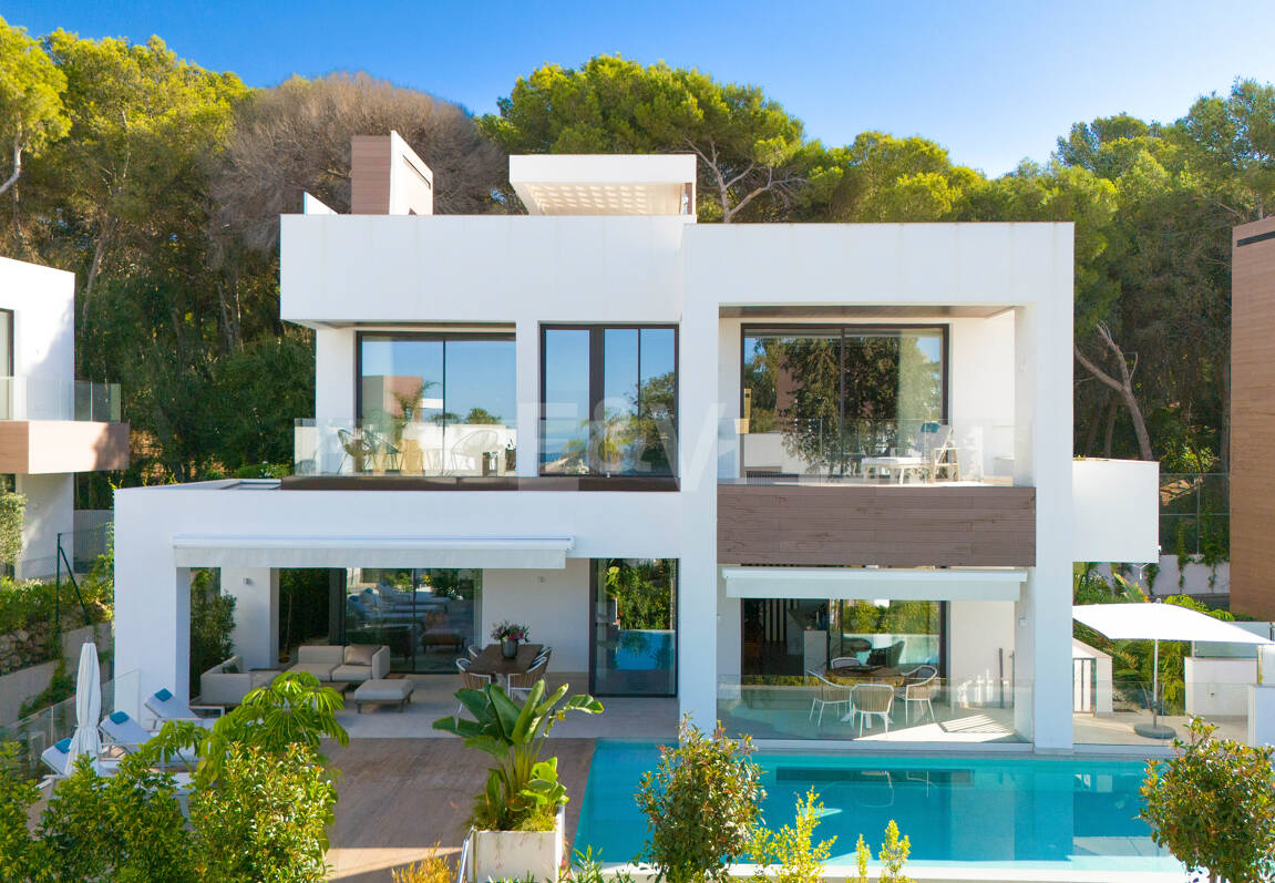 Stylish Modern Villa in La Fuente, Walking Distance to the Beach