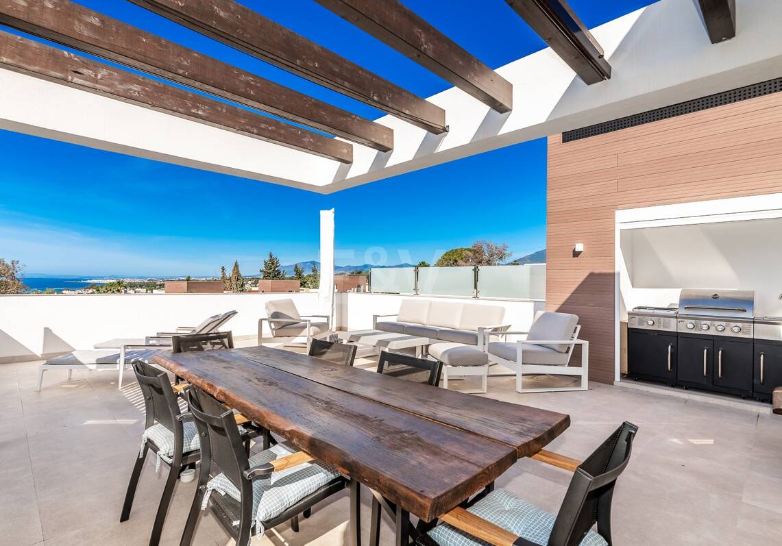Villa de estilo contemporáneo en La Fuente y a poca distancia de la playa
