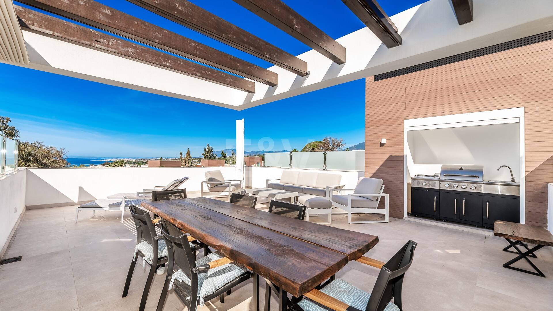 Stylish Modern Villa in La Fuente, Walking Distance to the Beach