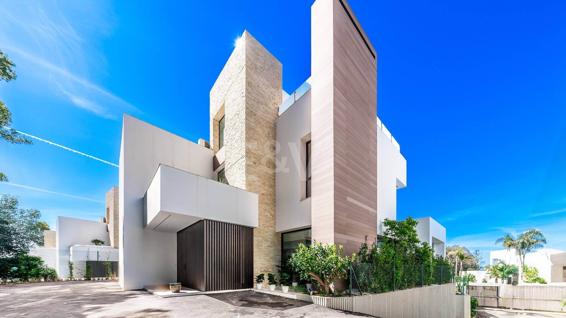 Stylish Modern Villa in La Fuente, Walking Distance to the Beach