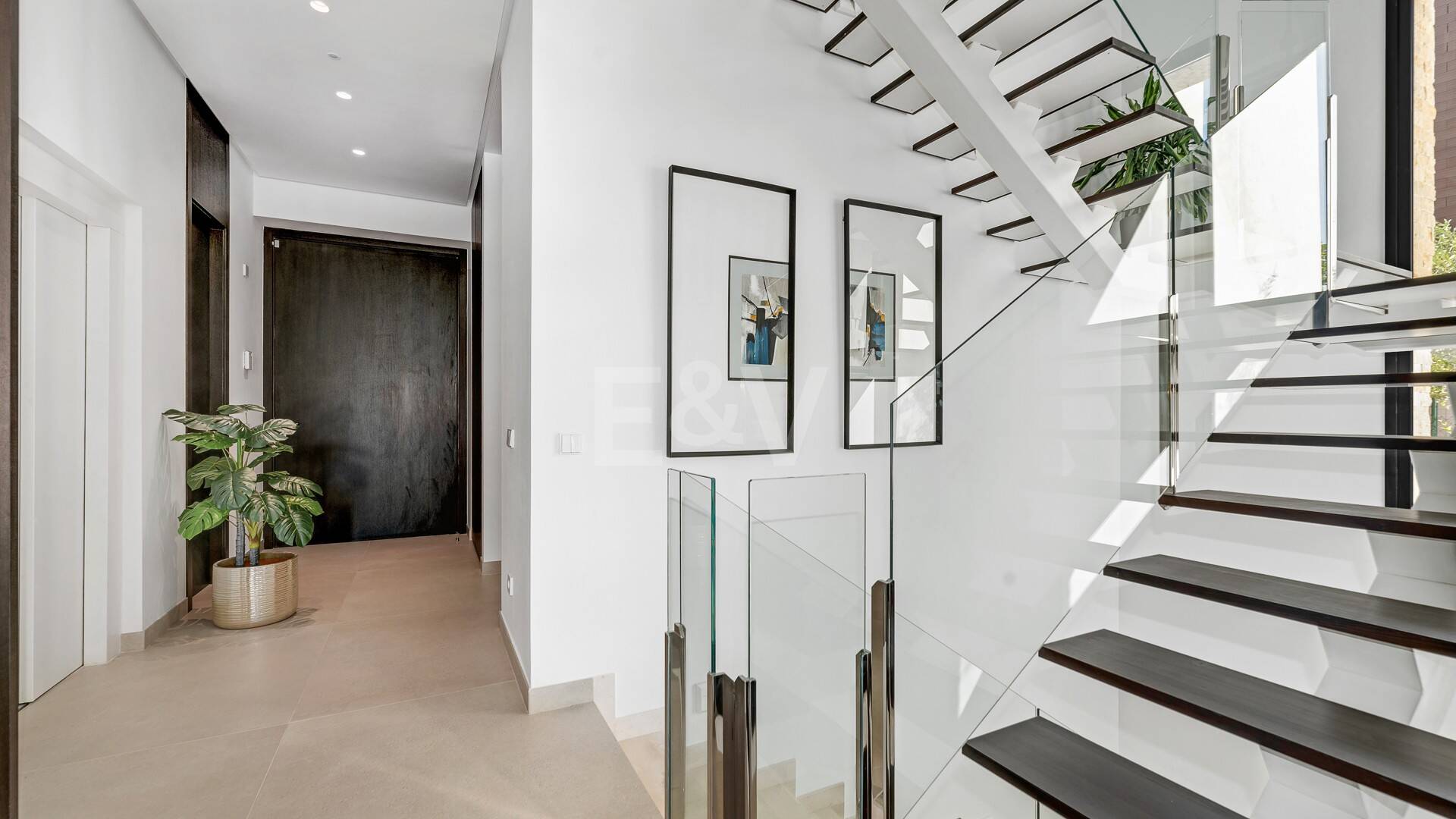 Stylish Modern Villa in La Fuente, Walking Distance to the Beach