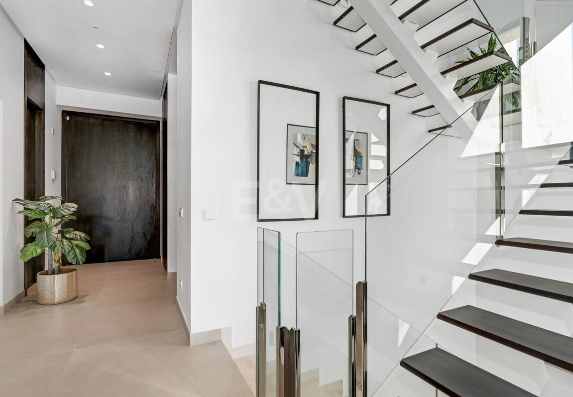 Stylish Modern Villa in La Fuente, Walking Distance to the Beach