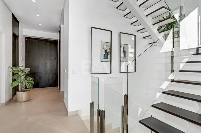 Stylish Modern Villa in La Fuente, Walking Distance to the Beach