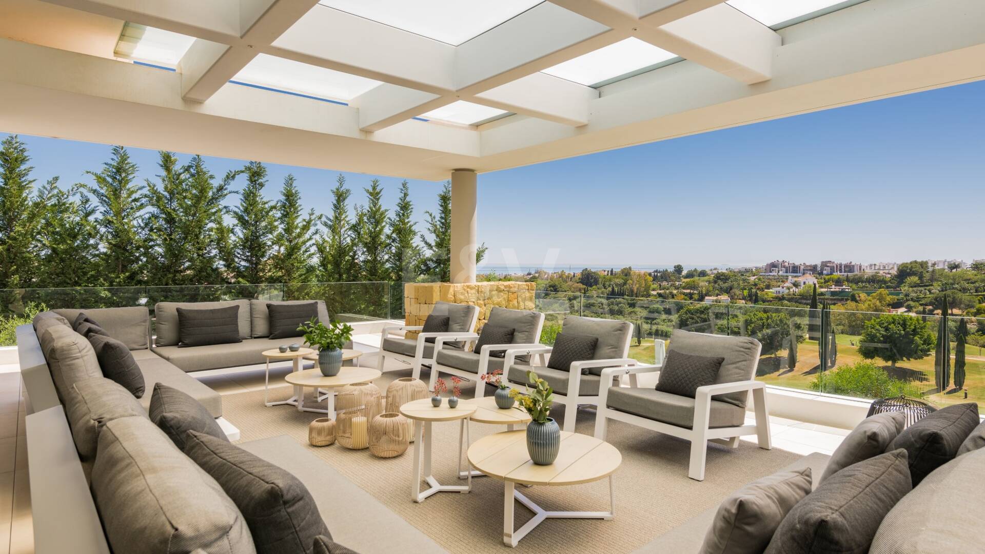 Front -Line Golf Villa with Sea Views, luxury Amenities in a Prime Location