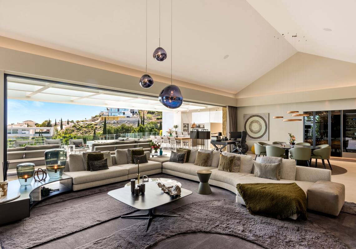 Front -Line Golf Villa avec vue sur la mer, équipements de luxe dans un emplacement privilégié