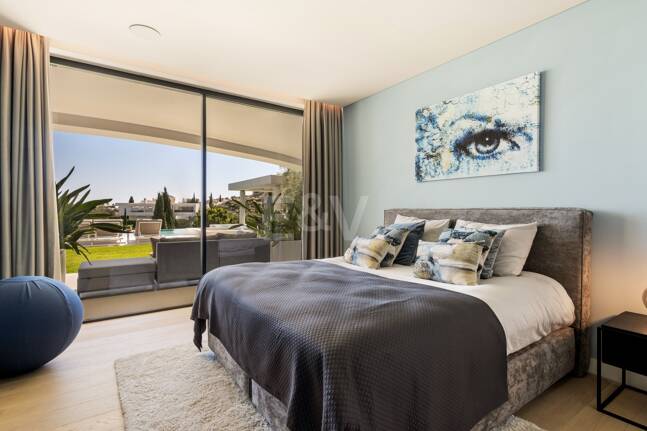 Front -Line Golf Villa with Sea Views, luxury Amenities in a Prime Location