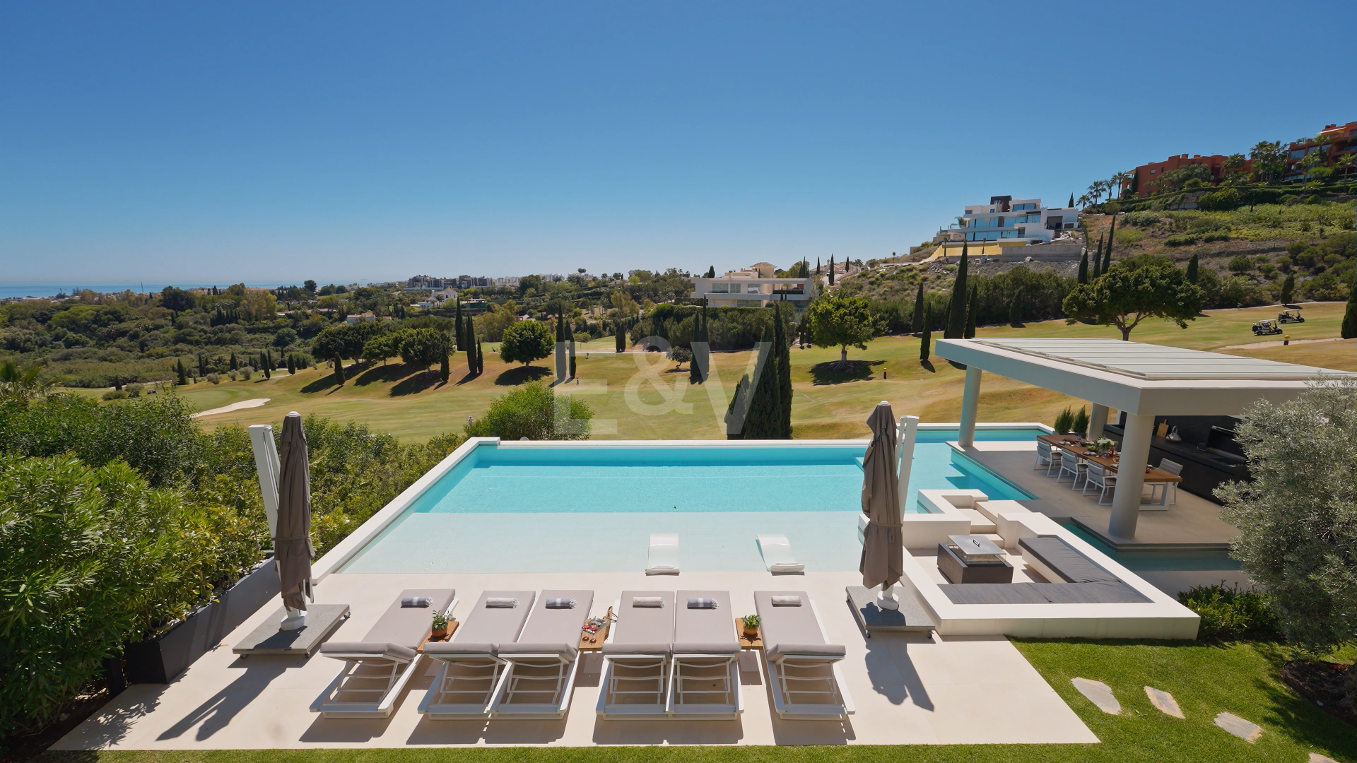 Front -Line Golf Villa with Sea Views, luxury Amenities in a Prime Location