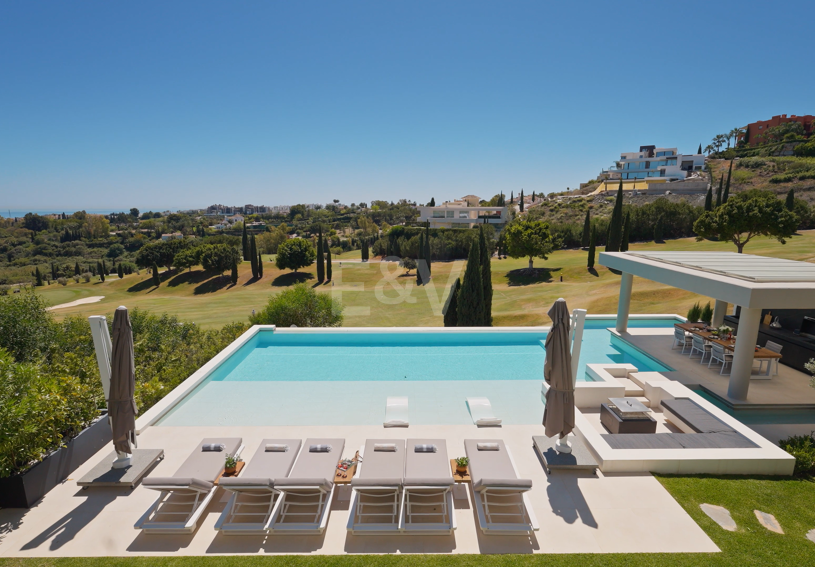 Front -Line Golf Villa with Sea Views, luxury Amenities in a Prime Location