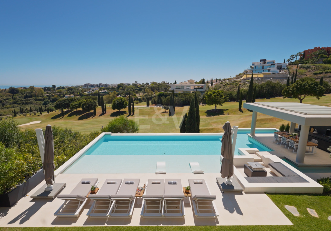 Front -Line Golf Villa avec vue sur la mer, équipements de luxe dans un emplacement privilégié