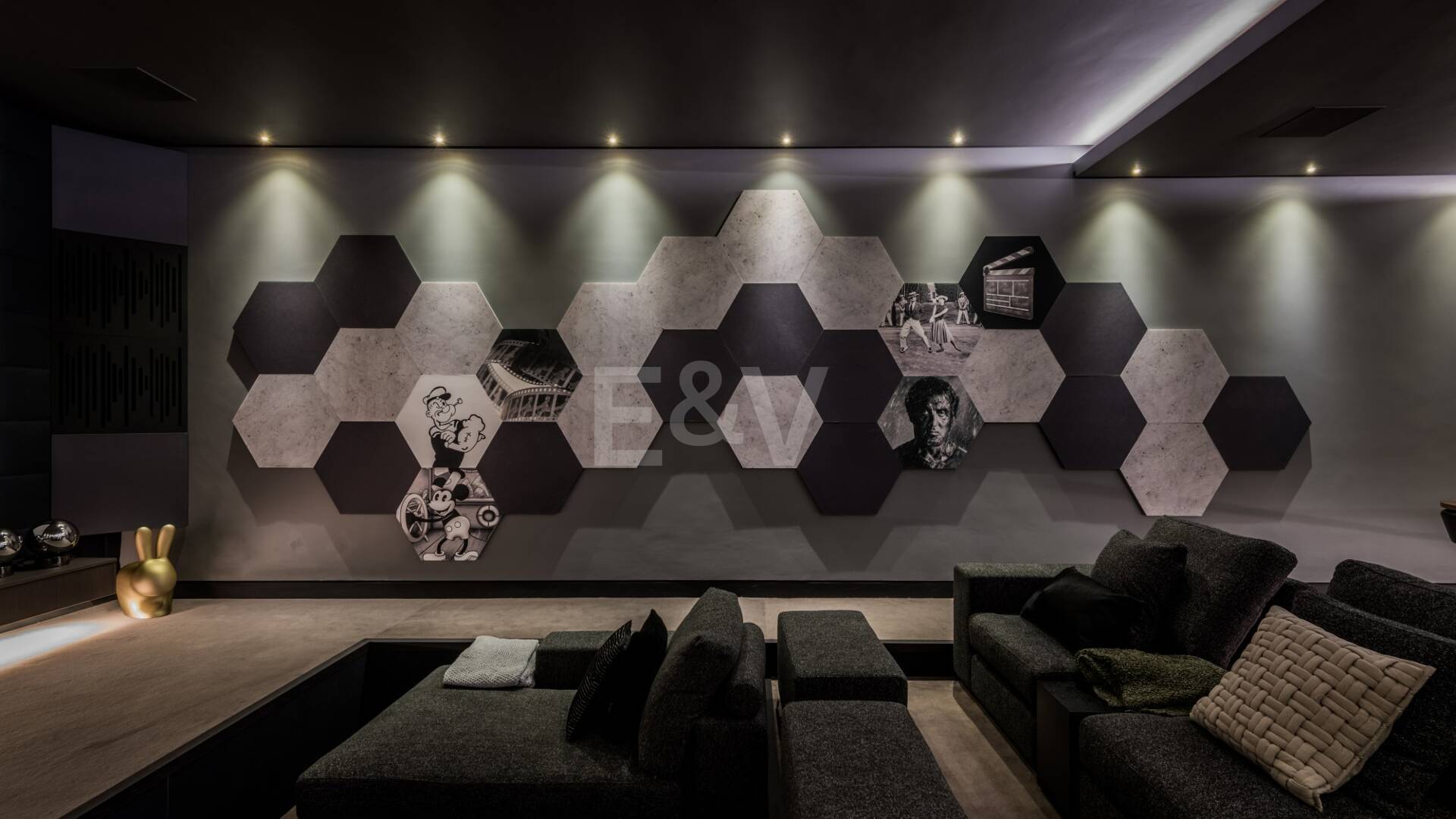 Front -Line Golf Villa with Sea Views, luxury Amenities in a Prime Location