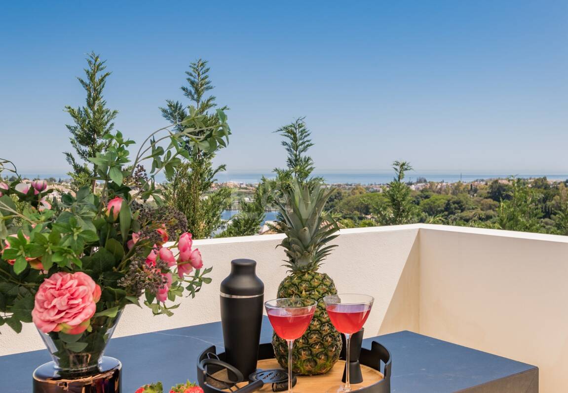 Front -Line Golf Villa with Sea Views, luxury Amenities in a Prime Location