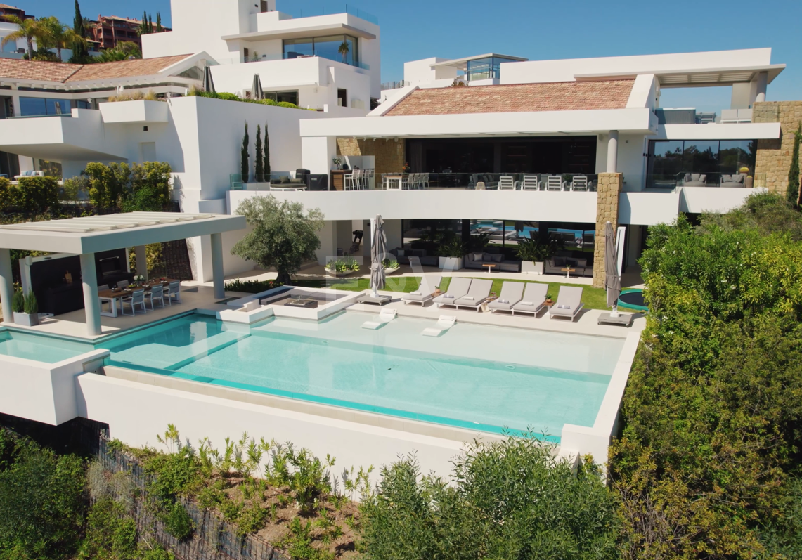 Front -Line Golf Villa avec vue sur la mer, équipements de luxe dans un emplacement privilégié