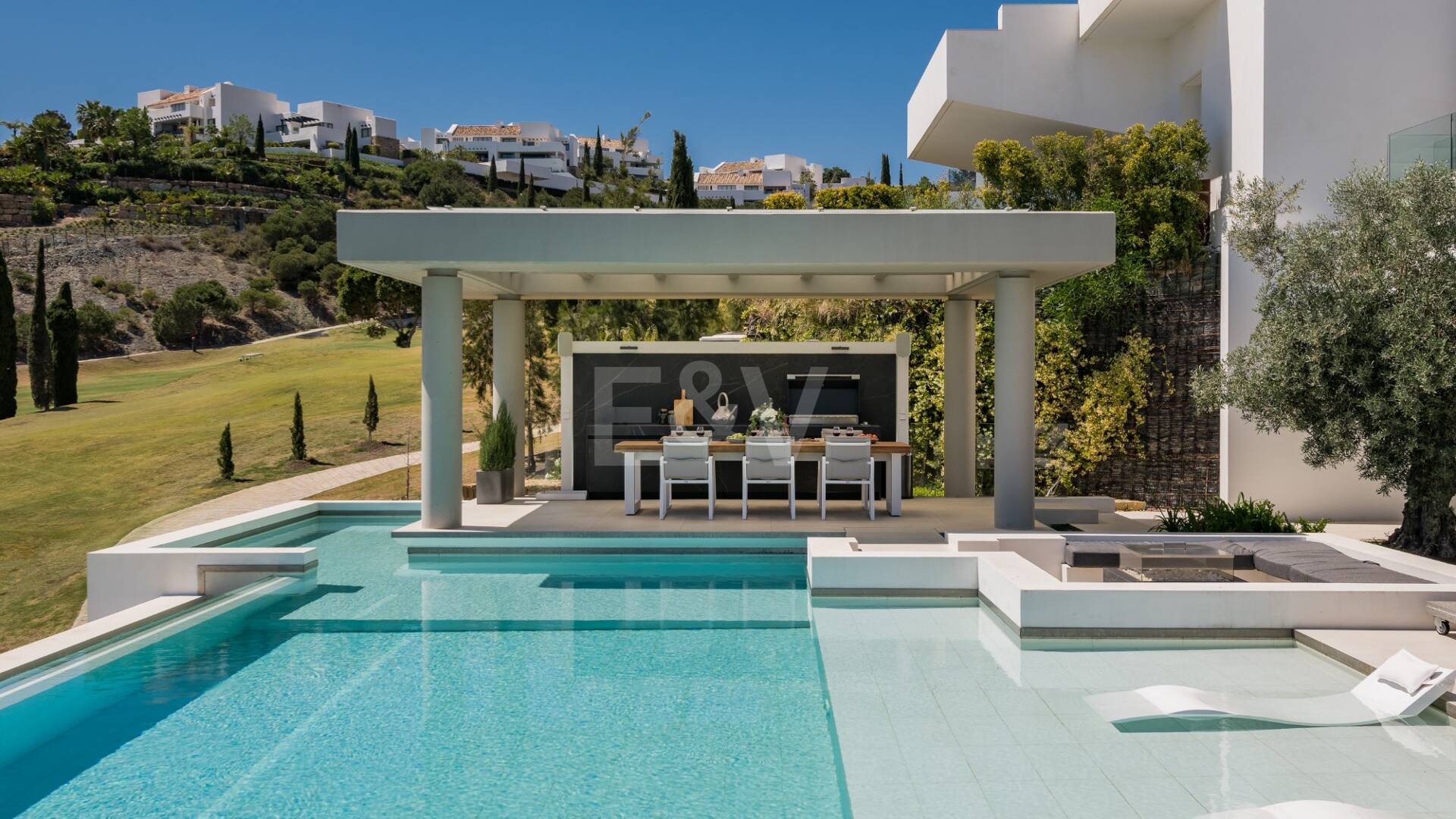 Front -Line Golf Villa with Sea Views, luxury Amenities in a Prime Location