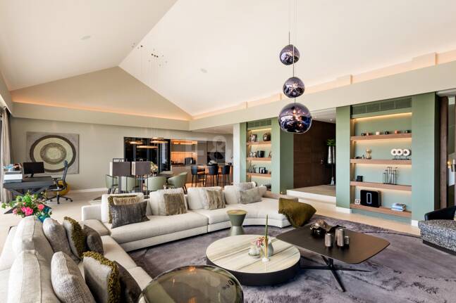 Front -Line Golf Villa with Sea Views, luxury Amenities in a Prime Location