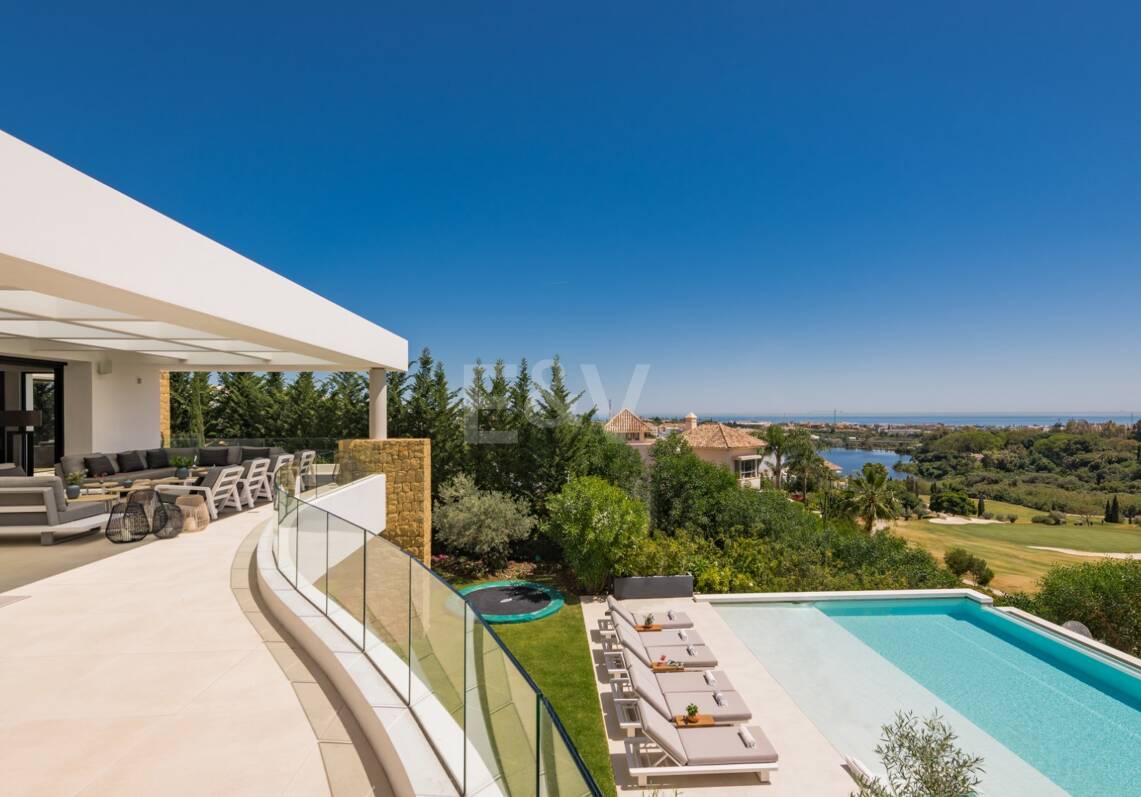 Front -Line Golf Villa avec vue sur la mer, équipements de luxe dans un emplacement privilégié
