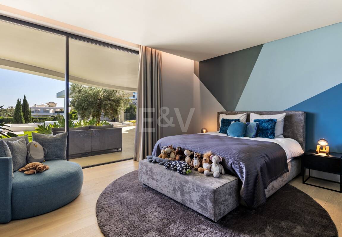 Front -Line Golf Villa with Sea Views, luxury Amenities in a Prime Location