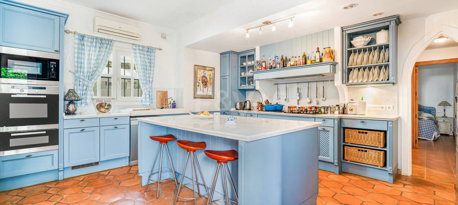 Atemberaubende Strandvilla in der besten Lage von Oasis Club